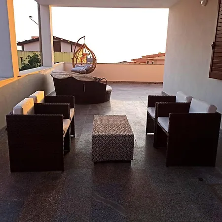 דירה Sea View With Large Terrace קאסטלסארדו